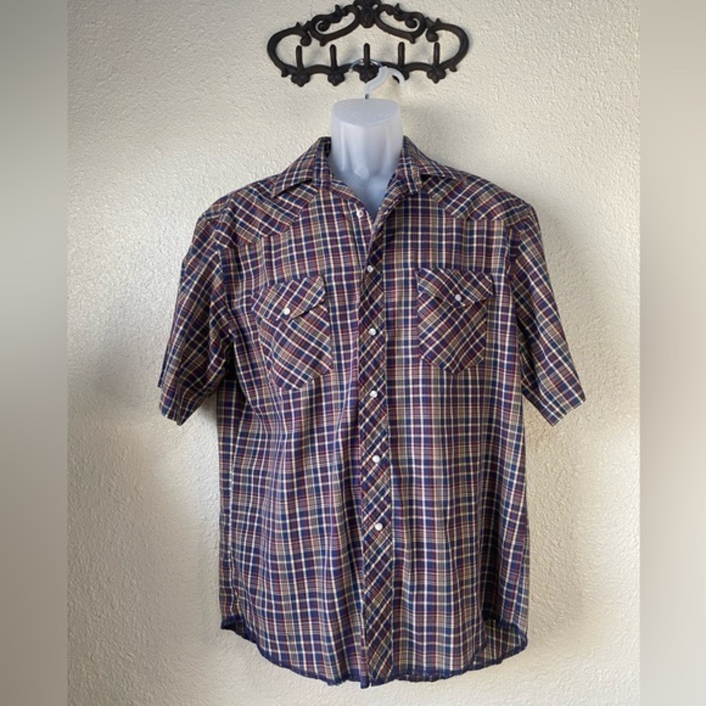 WRANGLER men’s short sleeve pearl snap western‎ shirt.